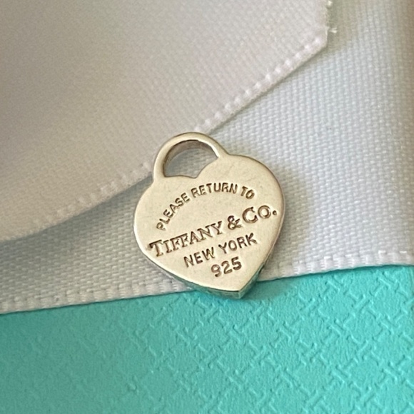 AuthenticTiffany & Co MINI Return to Tiffany heart tag 925 silver authen… - Picture 5 of 6